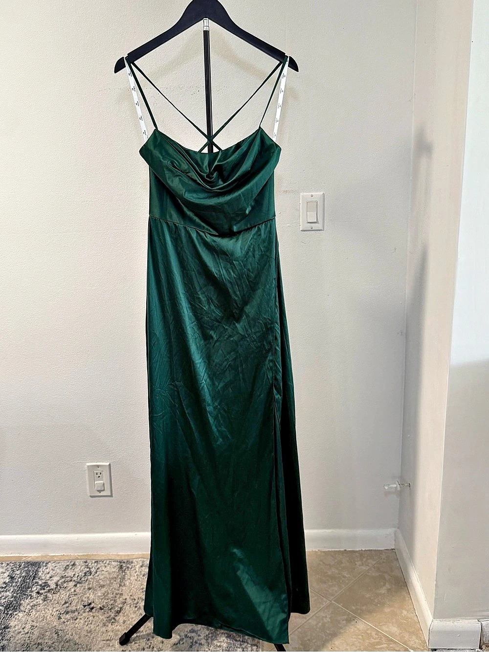 DB Studio NWT Emerald Green Cowl Neck Satin Maxi Dress Size 4